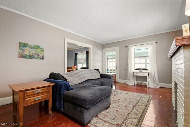 32 Como Street, Struthers, OH 44471