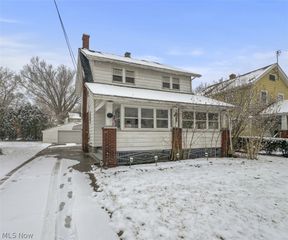 32 Como Street, Struthers, OH 44471