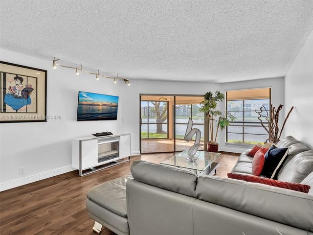 7518 Fairfax Drive 110, Tamarac, FL 33321