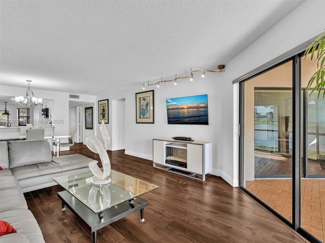 7518 Fairfax Drive 110, Tamarac, FL 33321