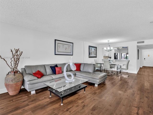 7518 Fairfax Drive 110, Tamarac, FL 33321