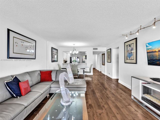 7518 Fairfax Drive 110, Tamarac, FL 33321