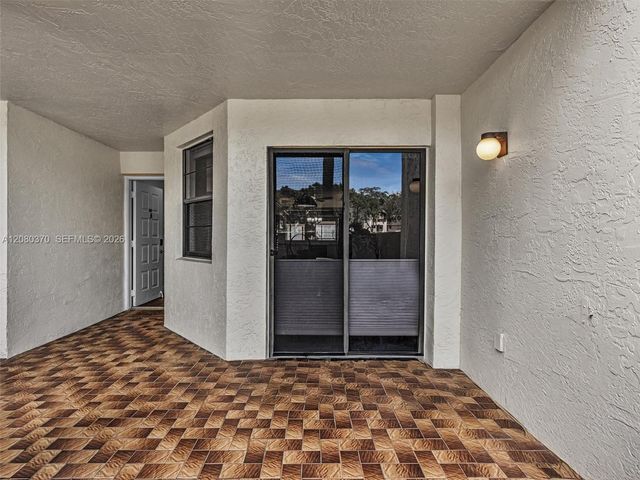 7518 Fairfax Drive 110, Tamarac, FL 33321