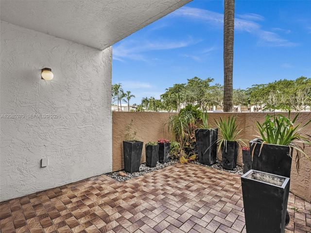 7518 Fairfax Drive 110, Tamarac, FL 33321