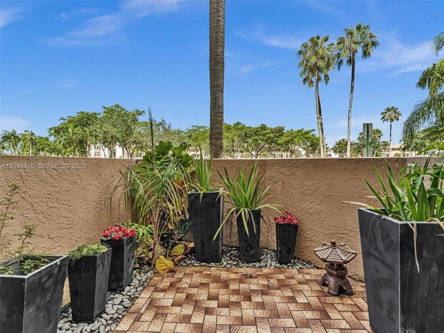 7518 Fairfax Drive 110, Tamarac, FL 33321