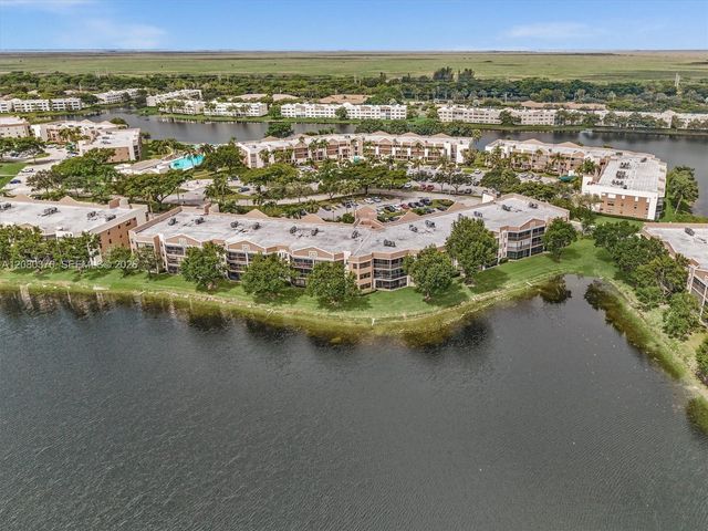 7518 Fairfax Drive 110, Tamarac, FL 33321