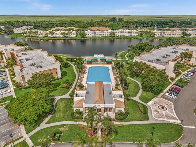 7518 Fairfax Drive 110, Tamarac, FL 33321