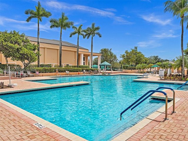 7518 Fairfax Drive 110, Tamarac, FL 33321