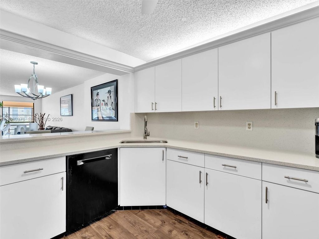 7518 Fairfax Drive 110, Tamarac, FL 33321