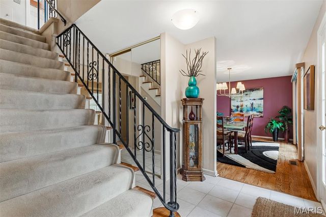 11722 Holly Springs Drive, St Louis, MO 63146