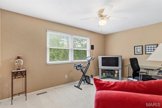 11722 Holly Springs Drive, St Louis, MO 63146