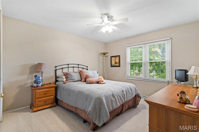11722 Holly Springs Drive, St Louis, MO 63146
