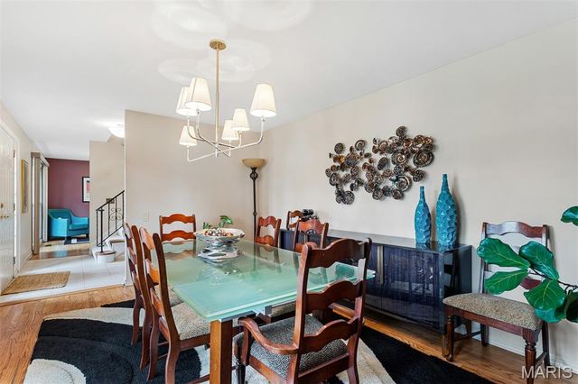 11722 Holly Springs Drive, St Louis, MO 63146