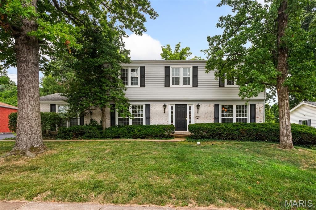 11722 Holly Springs Drive, St Louis, MO 63146