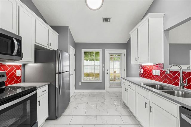 504 Mockingbird Lane, Loganville, GA 30052