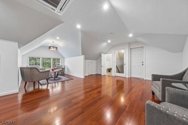 21 Winding Way, West Orange Twp., NJ 07052