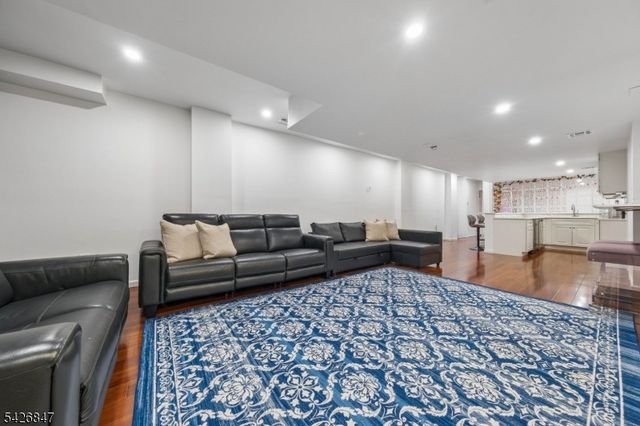 21 Winding Way, West Orange Twp., NJ 07052