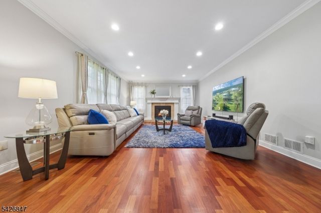 21 Winding Way, West Orange Twp., NJ 07052