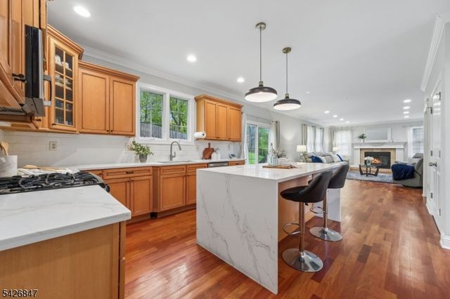 21 Winding Way, West Orange Twp., NJ 07052