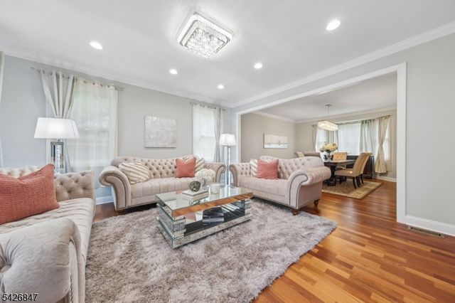 21 Winding Way, West Orange Twp., NJ 07052
