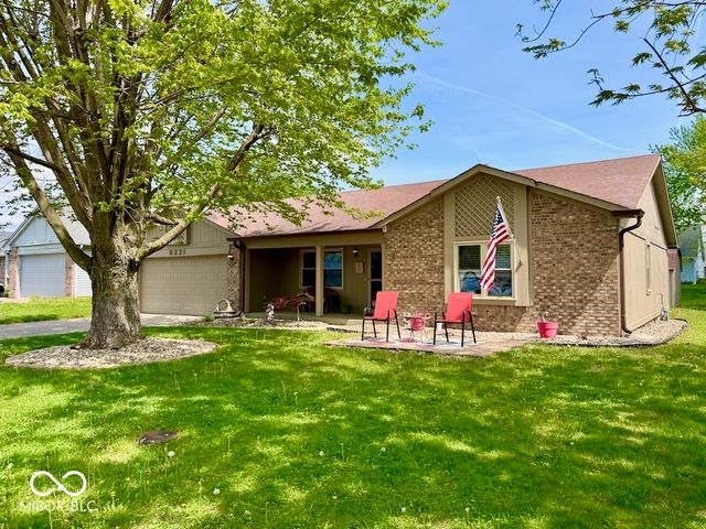 8221 Rob Lane, Indianapolis, IN 46237