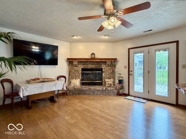 8221 Rob Lane, Indianapolis, IN 46237