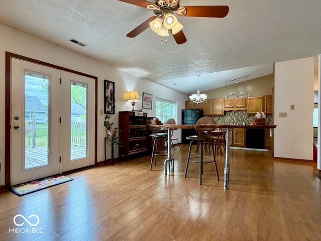 8221 Rob Lane, Indianapolis, IN 46237