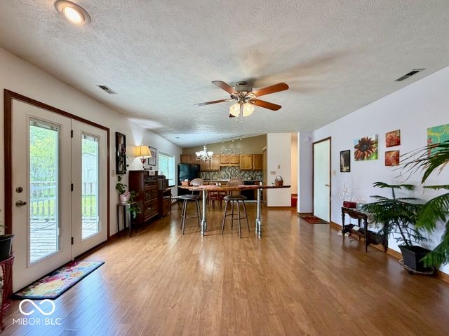 8221 Rob Lane, Indianapolis, IN 46237