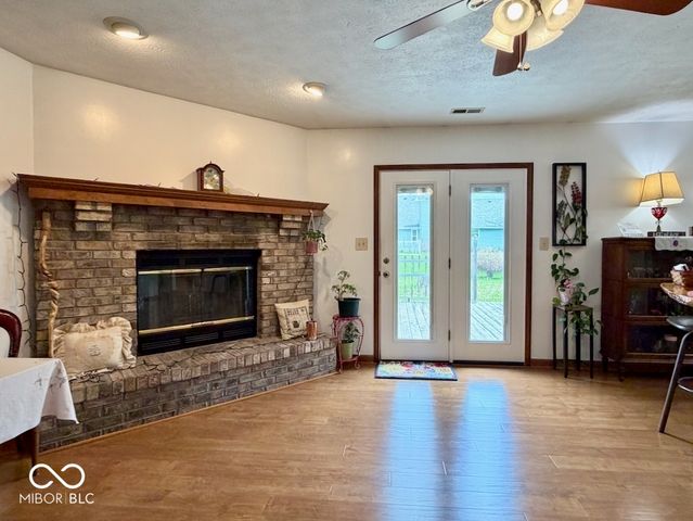 8221 Rob Lane, Indianapolis, IN 46237