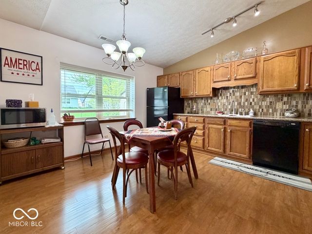 8221 Rob Lane, Indianapolis, IN 46237