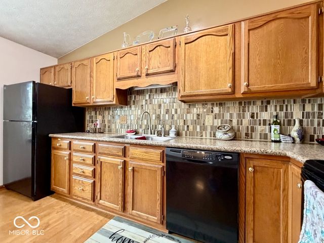 8221 Rob Lane, Indianapolis, IN 46237