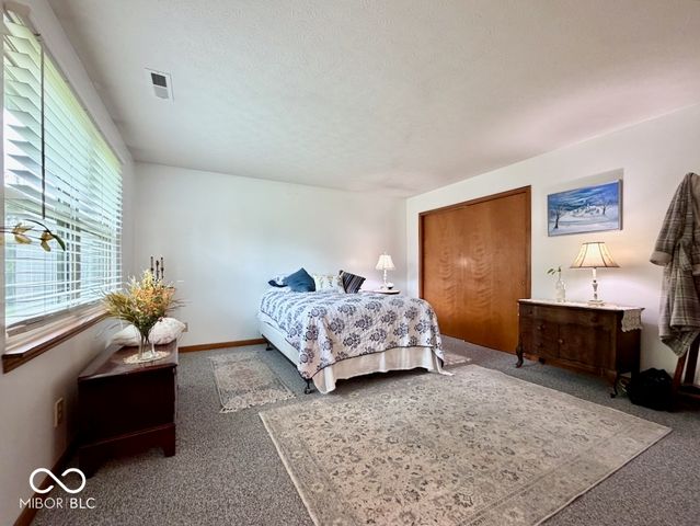 8221 Rob Lane, Indianapolis, IN 46237