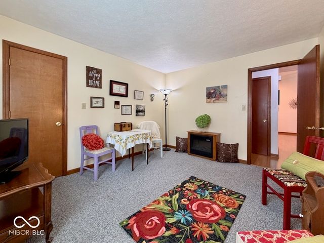 8221 Rob Lane, Indianapolis, IN 46237