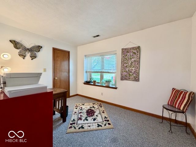 8221 Rob Lane, Indianapolis, IN 46237