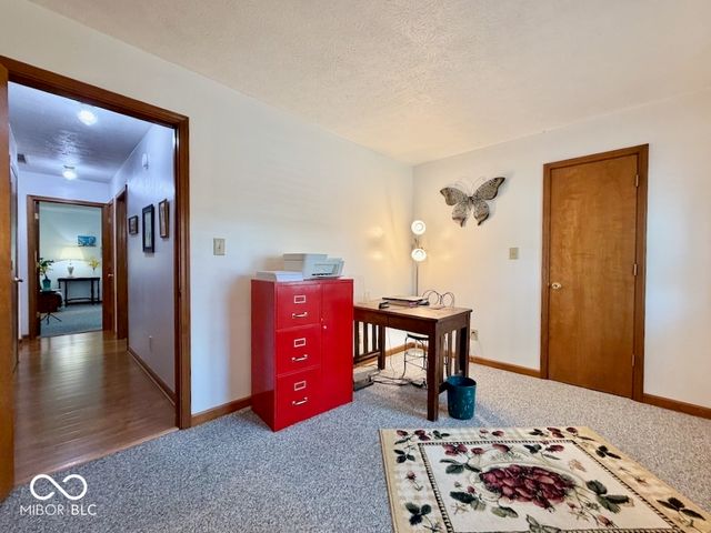 8221 Rob Lane, Indianapolis, IN 46237