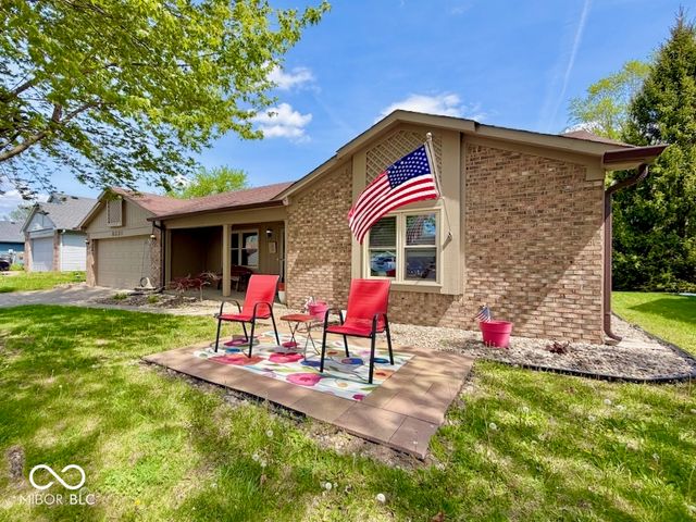 8221 Rob Lane, Indianapolis, IN 46237