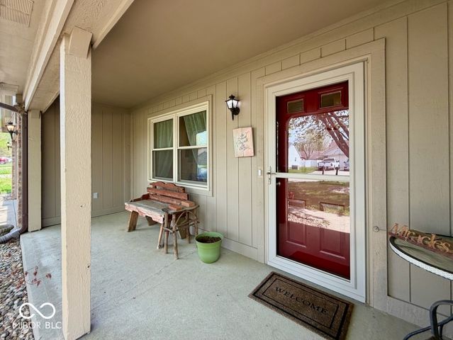 8221 Rob Lane, Indianapolis, IN 46237