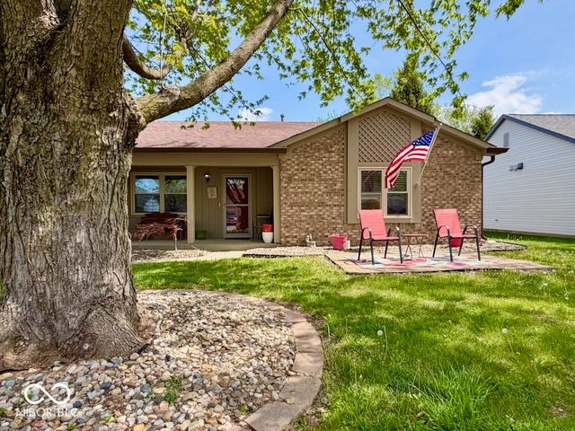 8221 Rob Lane, Indianapolis, IN 46237