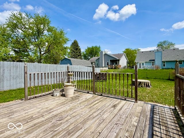 8221 Rob Lane, Indianapolis, IN 46237