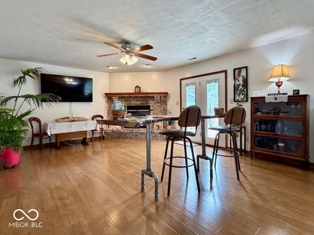 8221 Rob Lane, Indianapolis, IN 46237