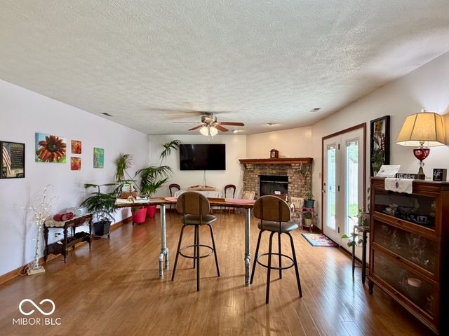 8221 Rob Lane, Indianapolis, IN 46237