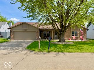8221 Rob Lane, Indianapolis, IN 46237