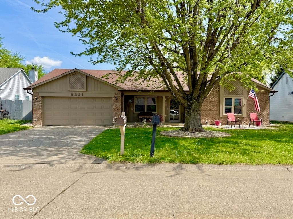8221 Rob Lane, Indianapolis, IN 46237