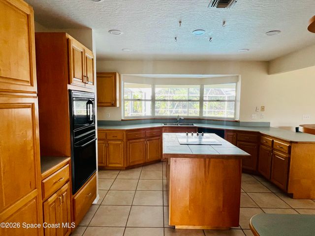 618 Hibiscus Trail W, Melbourne Beach, FL 32951