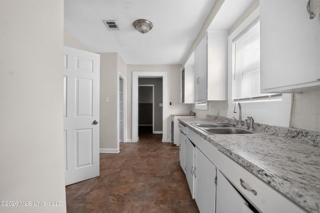 305 Broadmoor Drive, Jackson, MS 39206