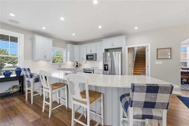 103 E Point Estates CT, Knotts Island, NC 27950