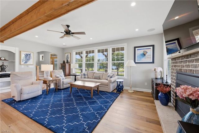 103 E Point Estates CT, Knotts Island, NC 27950
