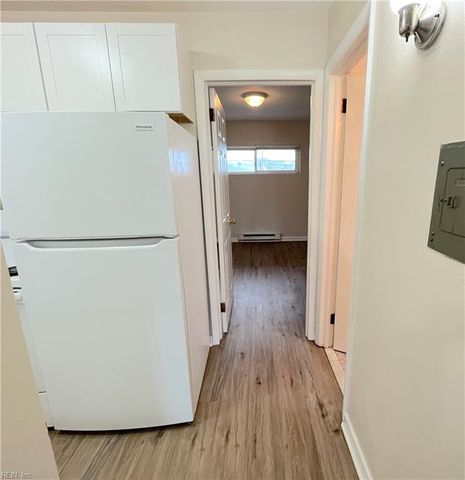 1126 Sparrow Rd Apt 11, Chesapeake, VA 23325