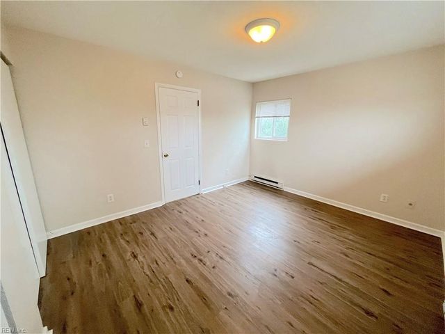 1126 Sparrow Rd Apt 11, Chesapeake, VA 23325