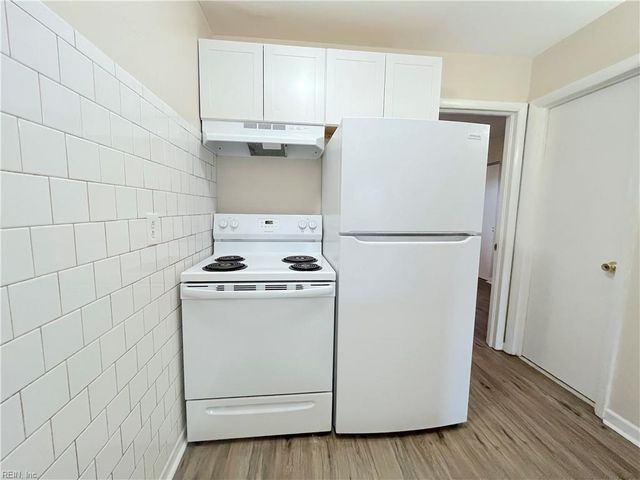 1126 Sparrow Rd Apt 11, Chesapeake, VA 23325